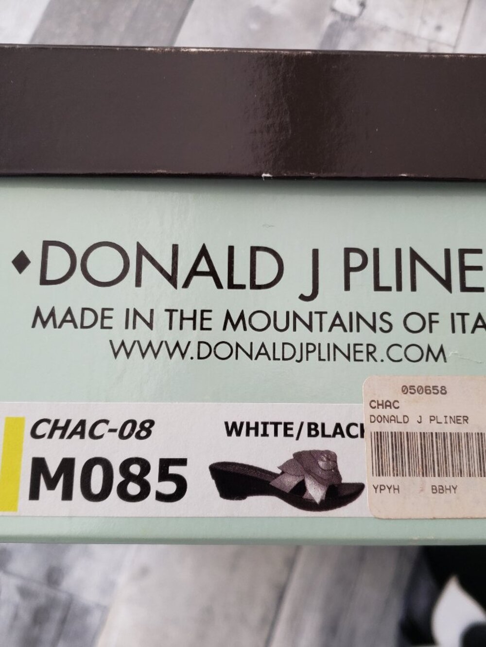 Donald J. Pliner Made in Italy Black and White Floral Wedge Slides - Size 8.5 - Picture 6 of 7